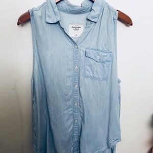 Denim light vest blouse